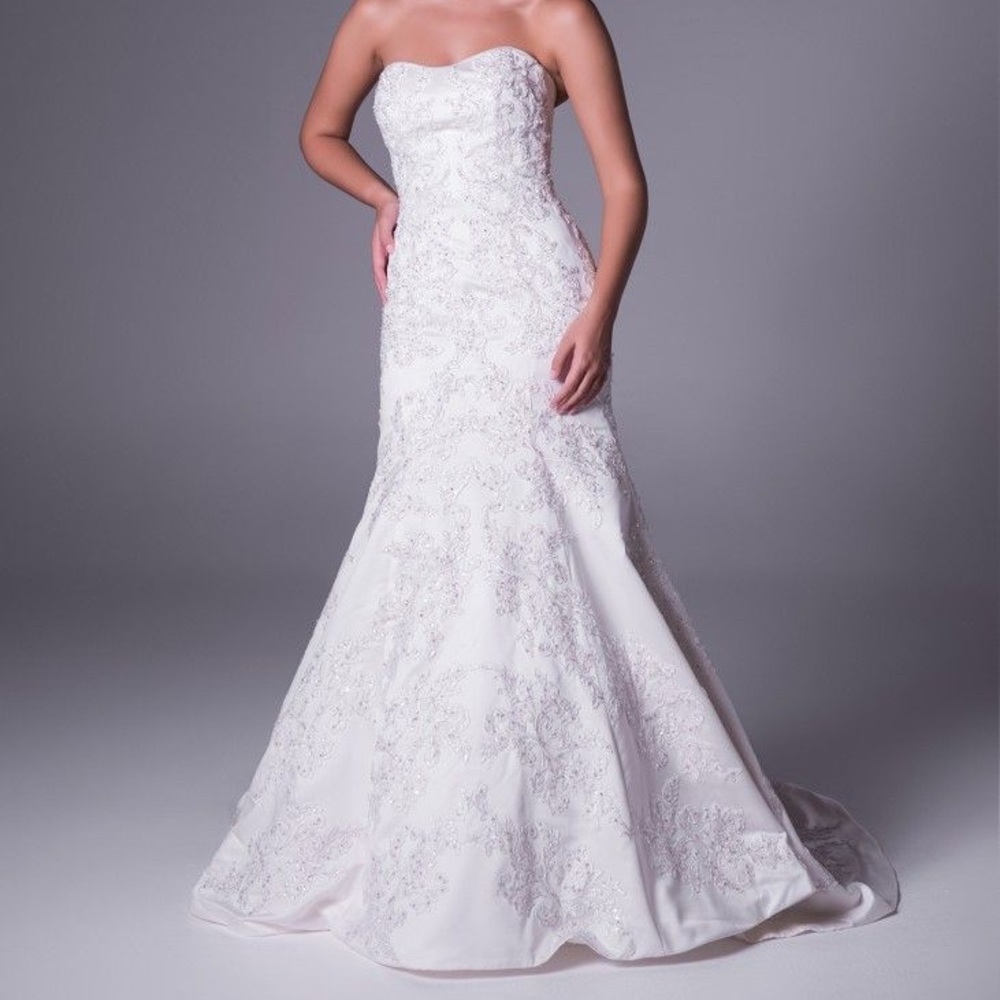 OLEG CASSINI! Brand new! Never Worn! MAKE OFFERS!